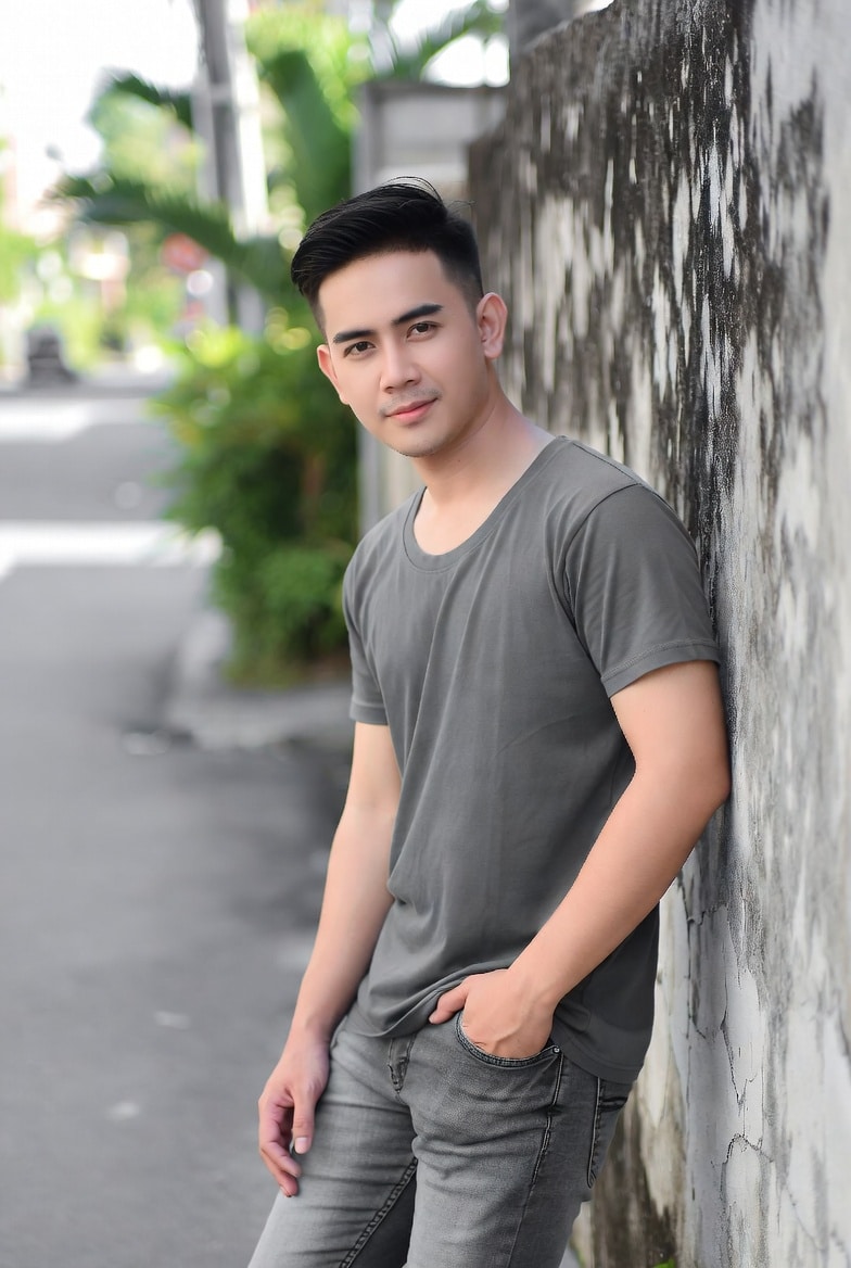 เกี่ยวกับผู้เขียนNF918